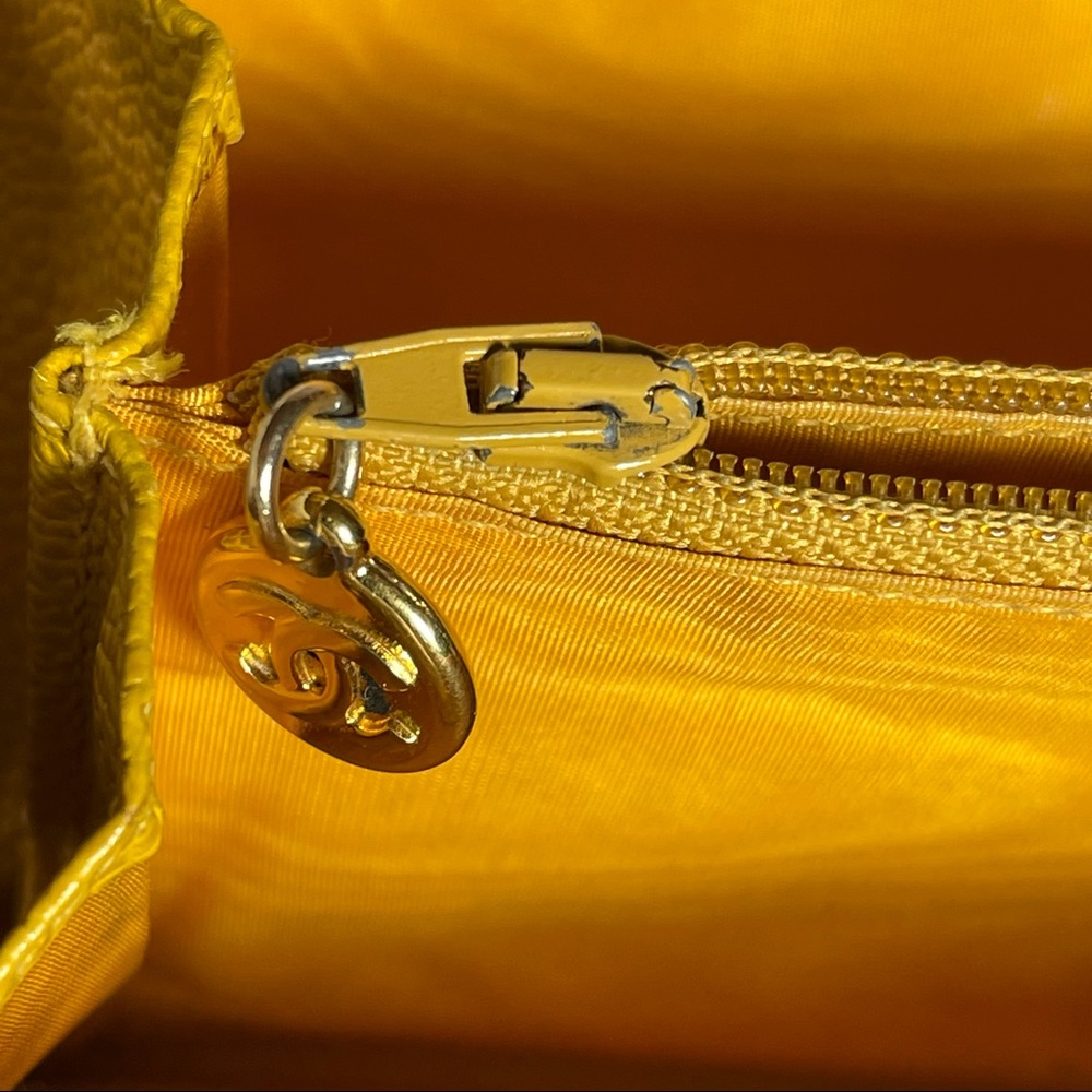 Authentic Chanel Caviar yellow zippy wallet - Picture 15 of 16